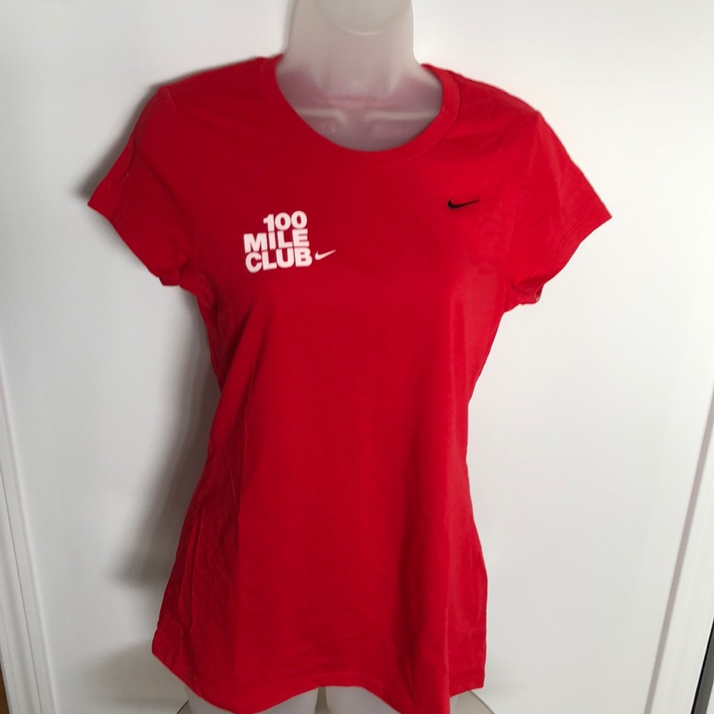 NWOT Nike Fit Dry Tee Top. Red. Large.